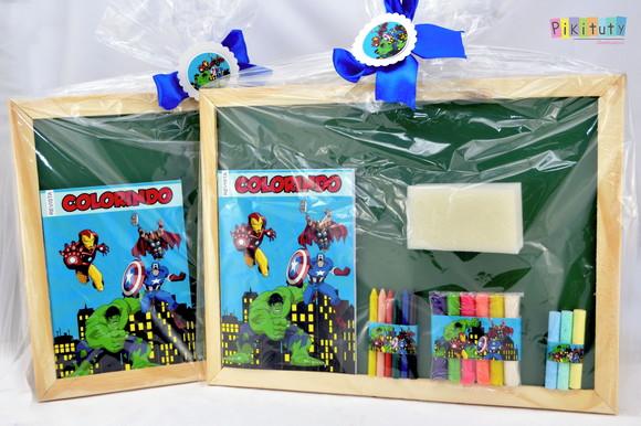 Kit Brincando de escolinha - Vingadores