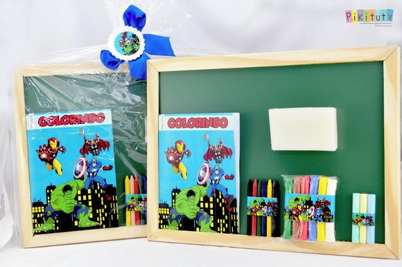 Kit Brincando de escolinha - Vingadores
