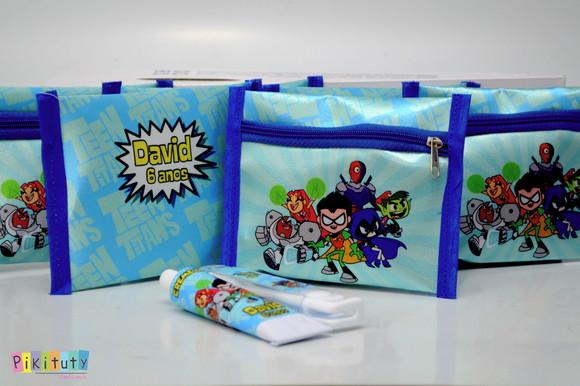 Kit Dental + estojo Jovens Titans
