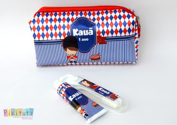 Kit Dental + necessaire Soldadinho de Chumbo