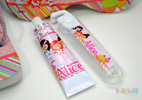 Kit Festa do Pijama +chinelo +Kit dental
