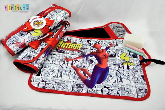 Lousa Infantil 30x40 Homem Aranha e Mulher Aranha