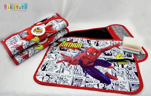 Lousa Infantil 30x40 Homem Aranha e Mulher Aranha