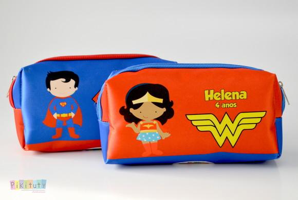 Necessaire / Estojo Super Homem e Mulher Maravilha