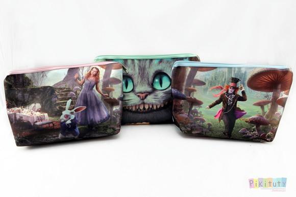 Necessaire Alice no País das Maravilhas