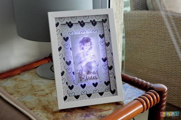 Porta Retrato com a foto da sua mãe e iluminação em LED