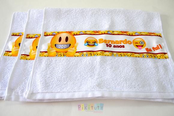 Toalhinha personalizada - Emojis