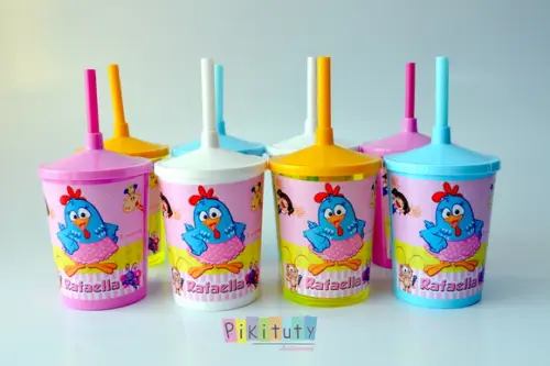 26 Copos c/ Canudo Galinha Pintadinha