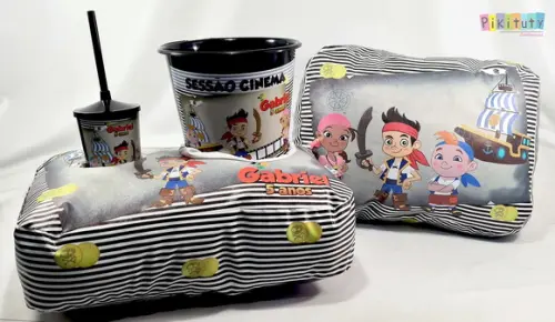 Almofada Porta Pipoca Jake e os Piratas