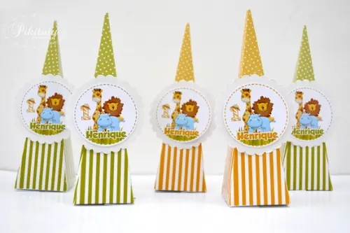 Cone Pirâmide com Aplique