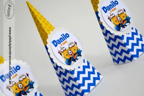 Cone Pirâmide com Aplique