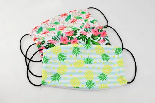 Kit 3 máscaras cirúrgicas em tecido Adulto/Infantil Tropical