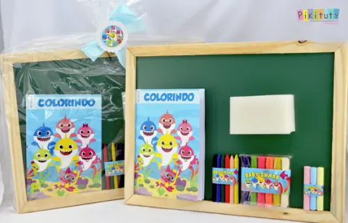 Kit Brincando de escolinha - Baby Shark