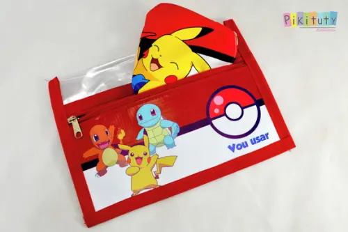 Kit c/ Porta máscara + 2 máscaras de proteção Pokémon