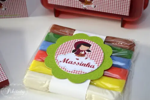 Kit Colorir + Massinha Chapeuzinho