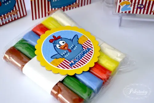 Kit Colorir + Massinha Galinha Pintadinh