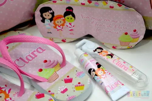 Kit Festa do Pijama + Mochila Amigas