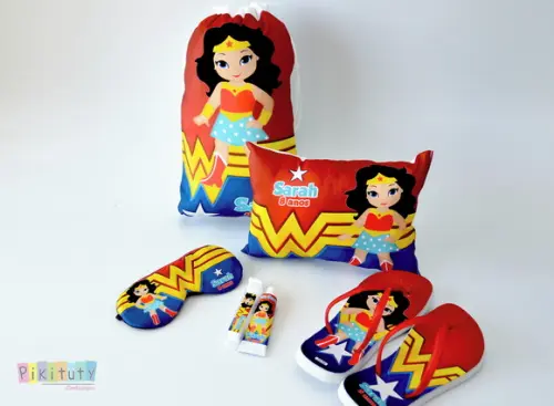Kit Festa do Pijama + Mochila Mulher Maravilha