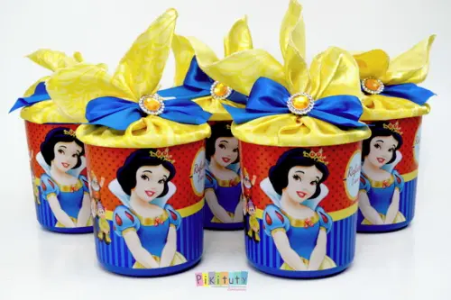Lata Centro de Mesa Branca de Neve