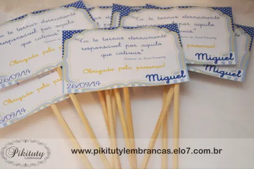 Plaquinha 10x7 cm com palito
