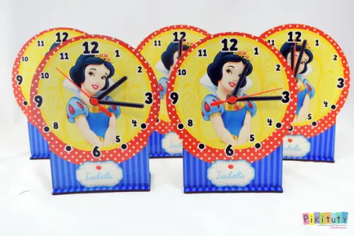 Relógio em MDF Branca de Neve