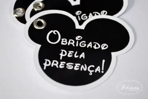 Tag com recorte especial e ilhós Mickey