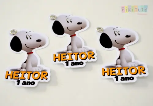 Tag com recorte especial e ilhós Snoopy