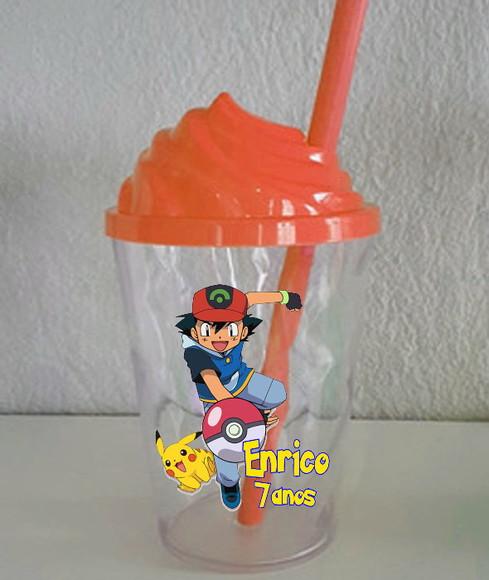 Copo com a Tampa Chantilly do Pokemon