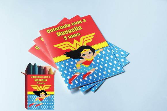 Revistinha e Giz de Cera para Colorir da Mulher Maravilha