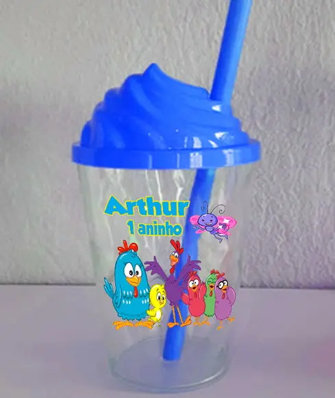 Copo com a Tampa Chantilly da Galinha Pintadinha