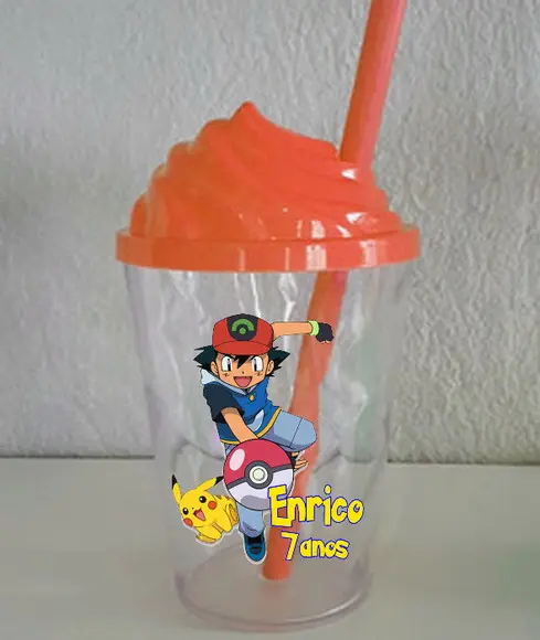 Copo com a Tampa Chantilly do Pokemon