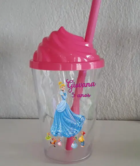 Copo com a Tampa Chantily Personalizado da Cinderela