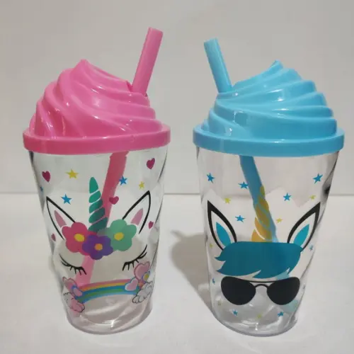 Copo com Tampa Chatily do Unicornio