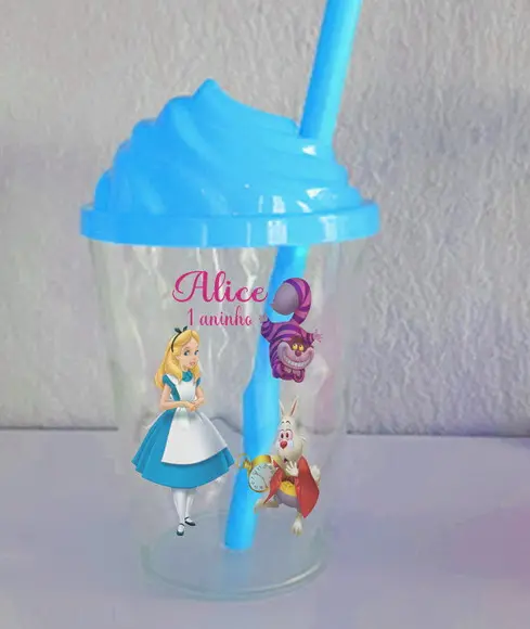 Copo Twister com a Tampa Chantilly da Alice