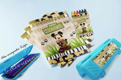 Revista Colorir+ Giz de Cera + Estojo Personalizado Mickey