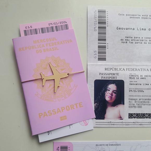 Convite Passaporte 15 Anos com Avião de Acrilico