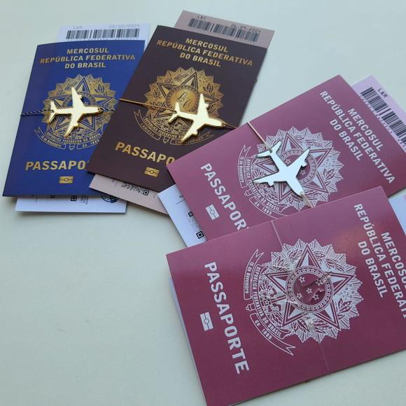 Convite Passaporte Premium com Tag de Acrílico Espelhado