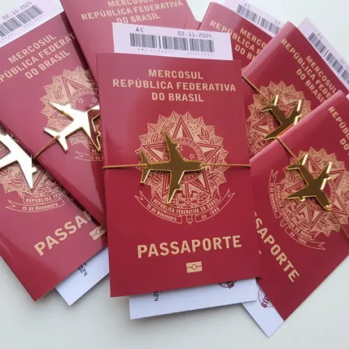 Convite Passaporte Premium com Tag de Acrílico Espelhado