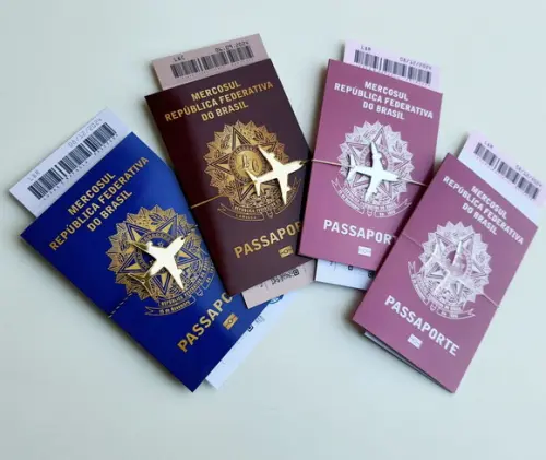 Convite Passaporte Premium com Tag de Acrílico Espelhado
