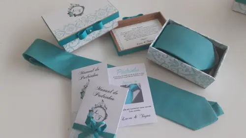 Kit Caixa Personalizada com Gravata e Manual de Padrinhos