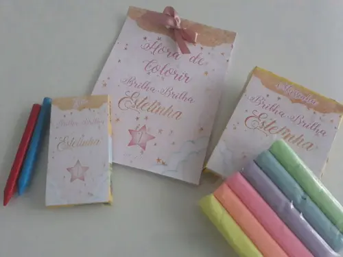 Kit Revista De Colorir Com Giz E Massinha
