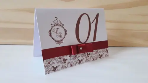 PRISMA DE MESA COM NUMERAÇÕES