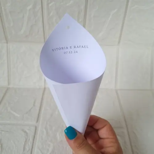 Cone para Pétala de Rosas Casamento Minimalista