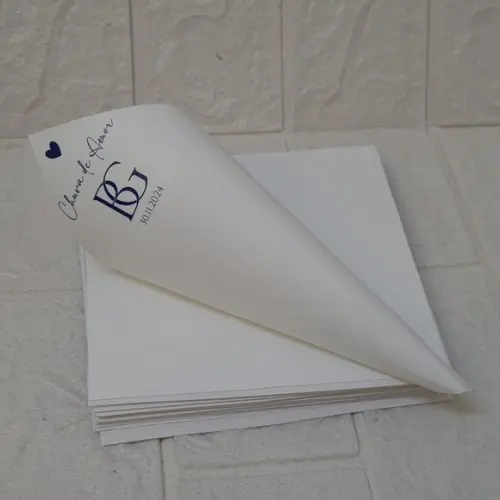 Cone para Pétala de Rosas Casamento Minimalista