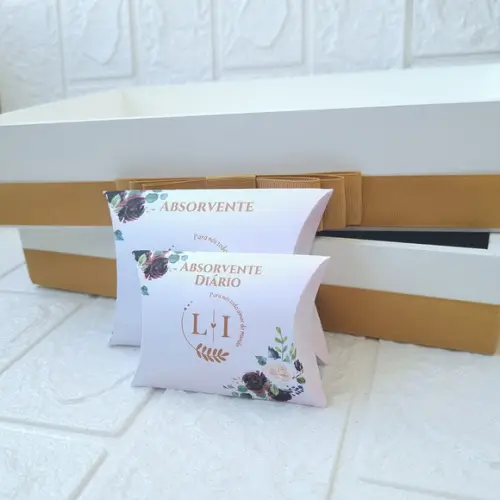 Duas Bandejas e Kit Toalete Fem e Masc Marsala