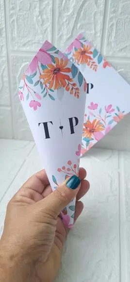 Cone para Pétala de Rosas Casamento Floral