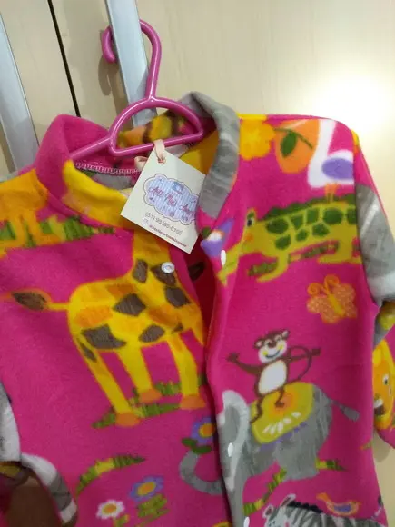 Macacão Pijama em Soft. (8 ou 10 anos)