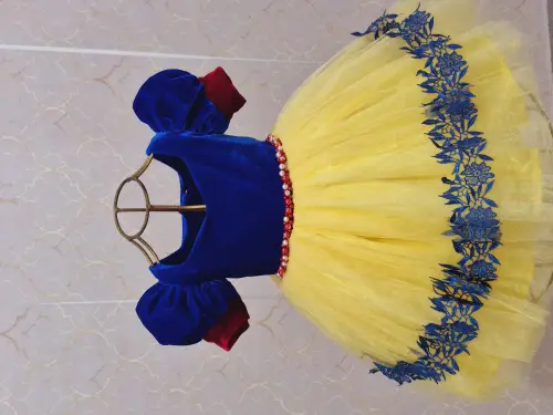 Vestido da Branca de Neve Barrado Renda