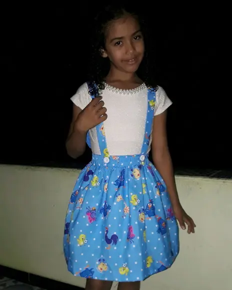 Jardineira galinha pintadinha