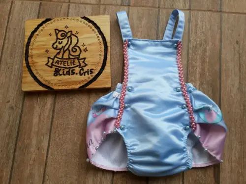Jardineira chuva de amor smash cake